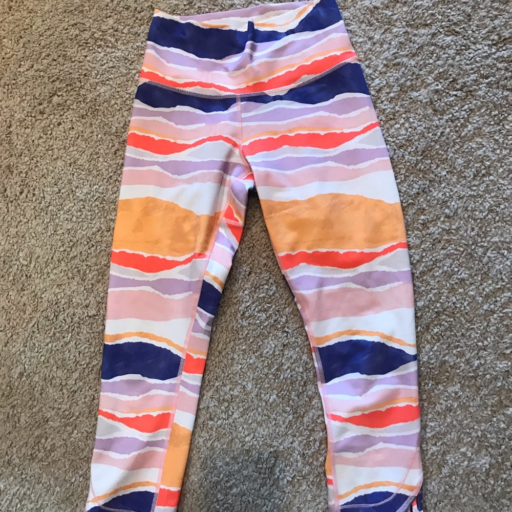Lululemon crop legging size 6